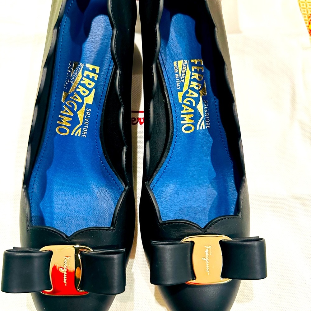 Ferragamo Vara Shell
